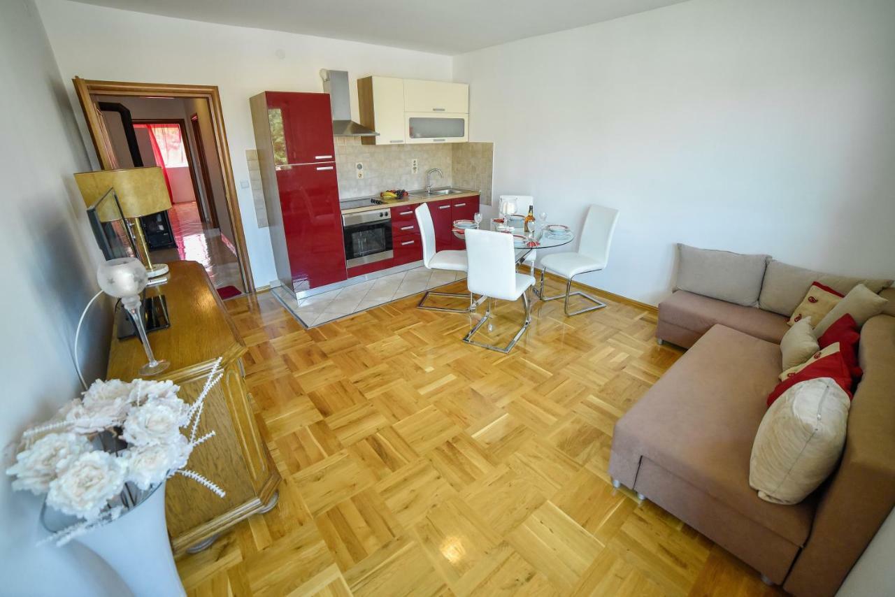 Apartment Ines シニ エクステリア 写真