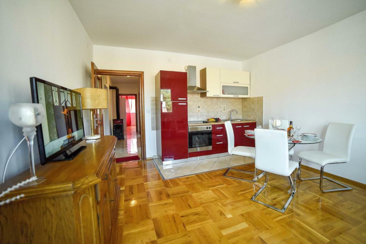 Apartment Ines シニ エクステリア 写真